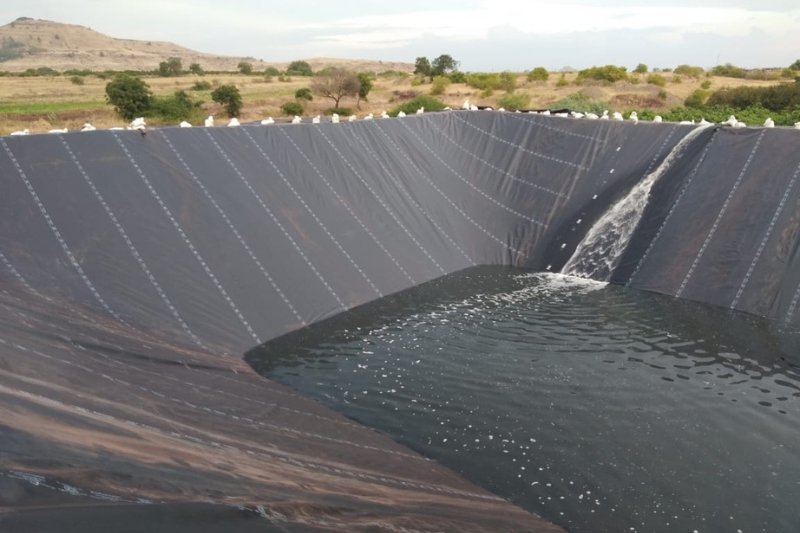 HDPE geomembrane pond liner used for farm water storage